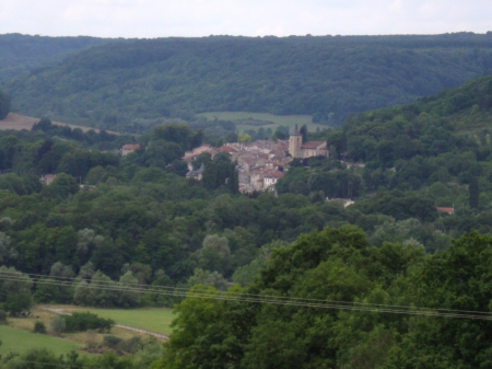 Arnaville dans la vallée du Rupt-de-Mad