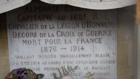 La plaque mortuaire du capitaine Étienne
