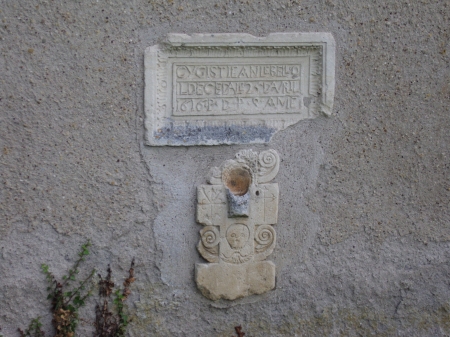 Une pierre tombale de 1616