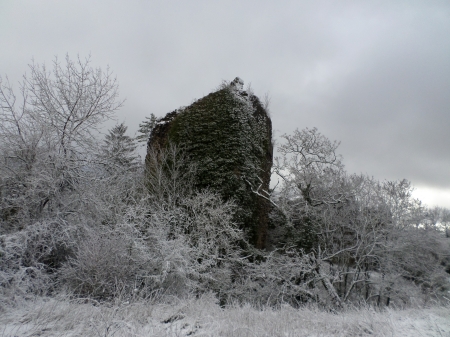 La tour Mandeguerre sous la neige