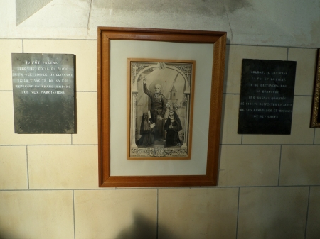 Plaques dédiées à l'abbé Daunot