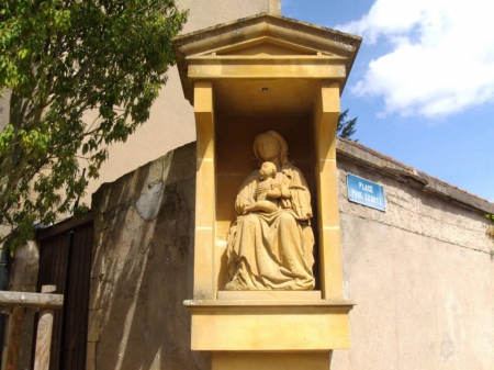 Une Vierge à l'enfant