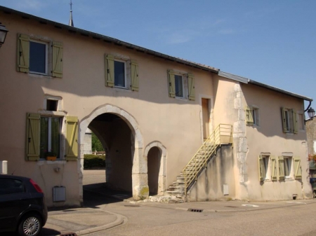 Le porche de la maison forte