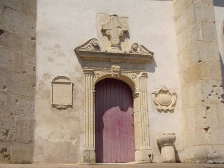 La vieille porte de l'église