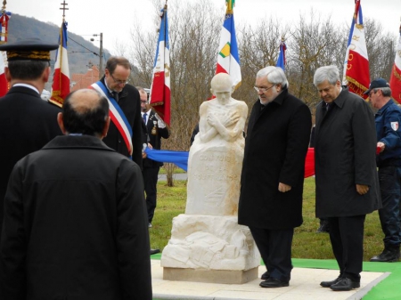 La stèle "Les convois de la souffrance"