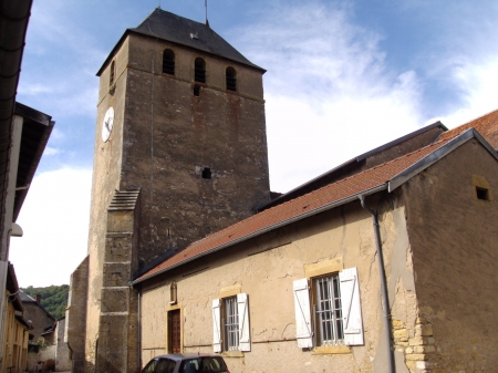 Le clocher-tour de l'église Saint-Rémi