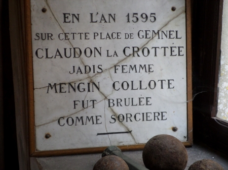 La plaque dédiée à Claudon la Crottée