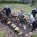 Le chantier d'un mur en pierre sèche