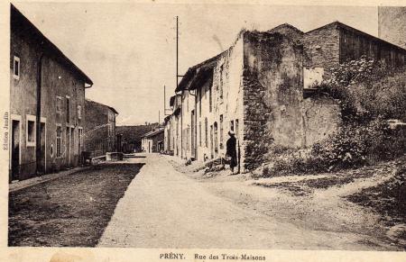 La rue des trois maisons.