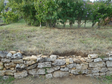 Restauration d'un mur en pierre sèche