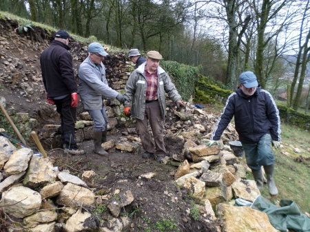 Restauration d'un mur en pierre sèche