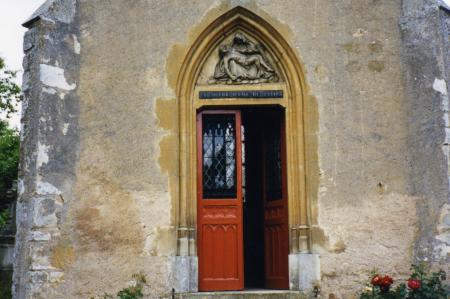 Entrée de la chapelle Notre-Dame-de-Pitié