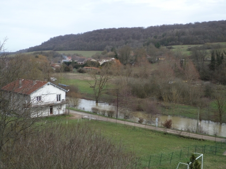 Un village traversé par le Rupt-de-Mad