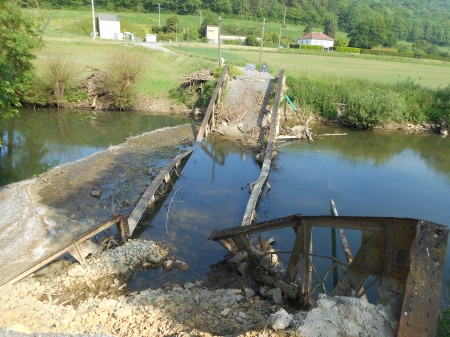 Le pont de Buret effondré