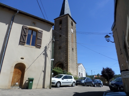 L'église au centre de l'aître