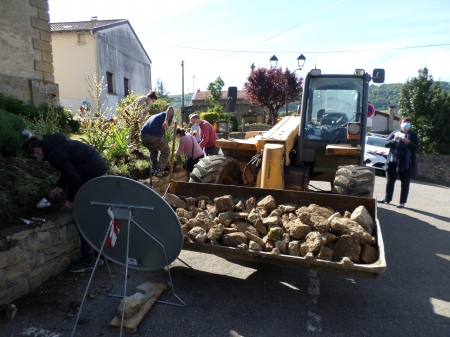 Restauration des murets de l'église